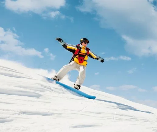 Hazarbaba Kayak Merkezi'nde Snowboard Eğitimi