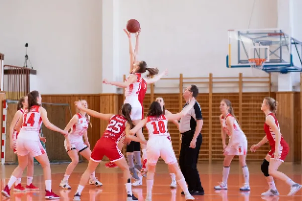 Çocuklar İçin Basketbol Eğitimi - Görsel 1