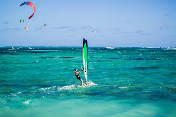 Ayvalık Cunda 2 Saatlik Windsurf Başlangıç Eğitimi - Görsel 1